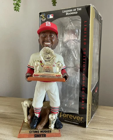 OZZIE SMITH St. Louis Cardinals 13x Golden Glove Award Trophy Bobblehead NIB! Cover