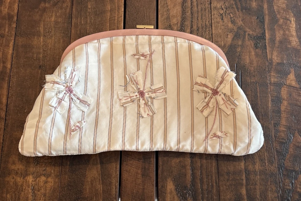 Bolso clutch MARNI motivo floral melocotón beige beso cierre único Foto 1 de 4