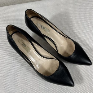 Prada Pumps schwarz Leder spitz zulaufend Plateau Größe 37,5 US 7 - Bild 1 von 13