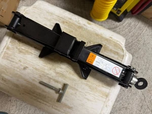 2012 Mazda 3 Scissor Jack Emergency Tire Lift 1760lb 800kg OEM - Picture 1 of 3