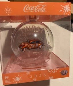 2025 M2 MACHINES COCA COLA CHRISTMAS ORNAMENT 1953 VOLKSWAGEN BEETLE NEW - Picture 1 of 2