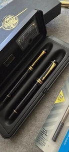 Parker Duofold Pen Set 1997 UK 18K Gold NIB Black - PLATINUM BLUE - Picture 1 of 7