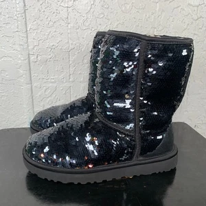 UGG Classic Short Sequin Boots Womens Size 7 Black Sparkle SN 1094982 - Picture 1 of 9