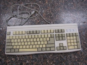 Vintage Mitsumi Keyboard KPQ-E99ZC-13 5-pin DIN Connector Microsoft - Picture 1 of 7