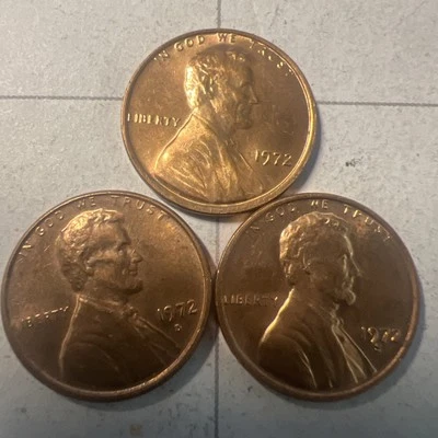 1972 P D S  / LINCOLN CENTS / NICE FILLER / CHEAP / CHECK IT OUT / WOW / # 888 / - Image 1 of 4