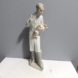 Lladro 13 1/2" Figur #4825 Tierarzt matt lackiert - Bild 1 von 9