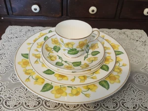 VINTAGE Wedgwood Bone China Kingcup 5 PC Place Settings W4050 (1), England - Picture 1 of 13