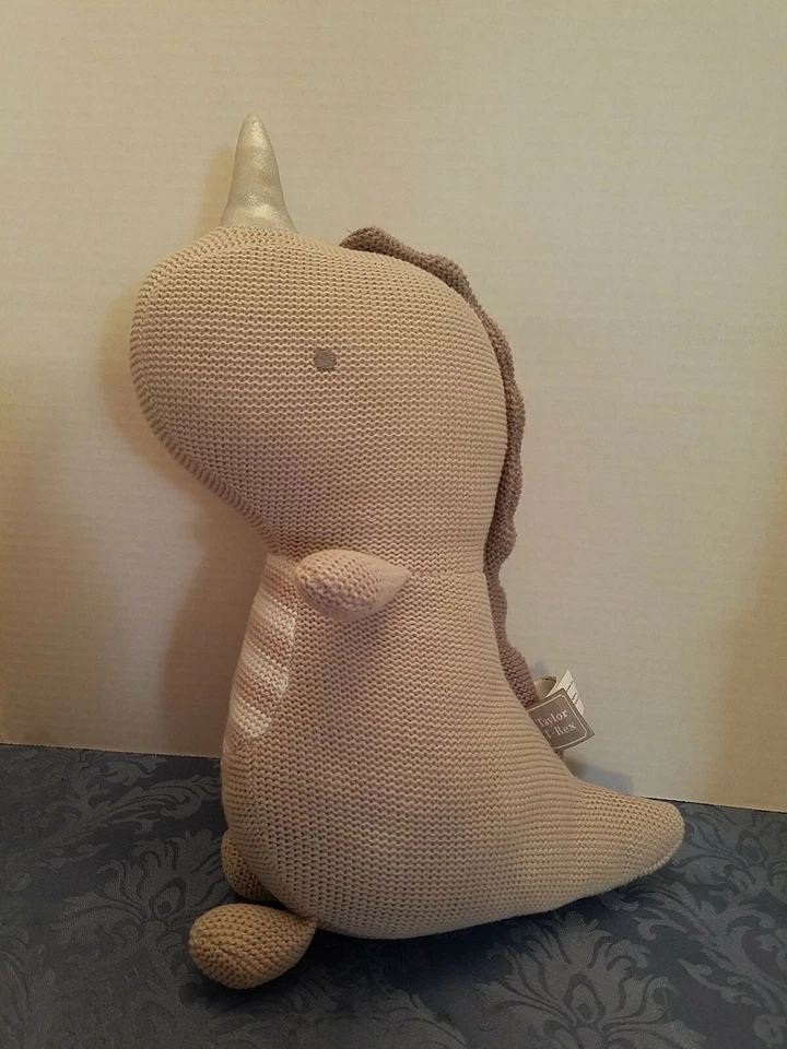 FIGURA MUÑECA DE PELUCHE LIVING TEXTILES T-REX TAYLOR TEJIDO GRIS BEBÉ DINOSAURIO SONAJERO Foto 1 de 4