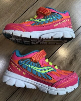 Tênis SAUCONY Baby Kinvara 5 meninas rosa neon azul-petróleo amarelo laranja tamanho 5M infantil - Imagem 1 de 4