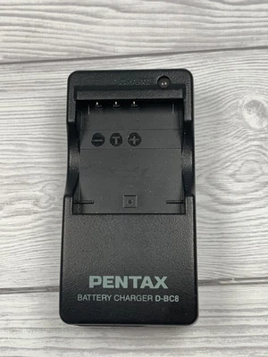 Pentax Genuine D-BC8 Battery Charger for the D-LI8 battery no Power Lead - Image 1 of 4