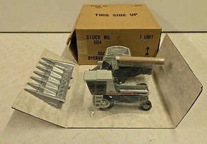 Vintage Ertl Scale Models 1/32 Scale New Idea Uni System 800C Combine NIB - Picture 1 of 16