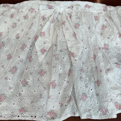 POTTERY BARN KIDS LoveShackFancy OJAL IMPRESO "FALDA MOISÉS" 31 x 16 x 22" Foto 1 de 4