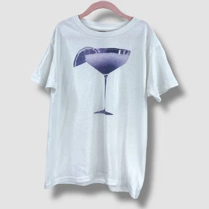 GILDAN Heavy Cotton Youth XS White T-shirt with Drink Print NEW - Picture 1 of 6