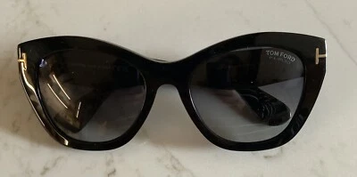 Tom Ford Butterfly Sunglasses TF940 Cara 01D Black 56mm FT0940. Case Included - Image 1 of 4