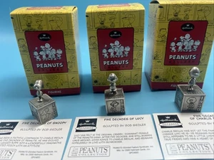 2000 Hallmark Peanuts Gallery cinque decenni di Charlie Brown Lucy Snoopy lotto di 3 - Foto 1 di 9