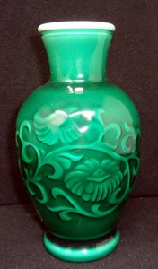 AVON Duftvase Jadegrün Frühlingsstrauß - Bild 1 von 7