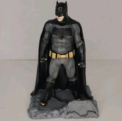 Batman v Superman Dawn of Justice Estatua LH1701 DC Comics y Warner Bros. Foto 1 de 4