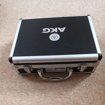 AKG C214 Professional Large Diaphragm Condensor Microphone - Image 1 of 4