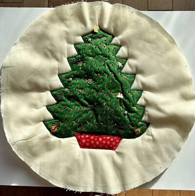 15” Round Appliquéd Christmas Tree Panel - Image 1 of 4