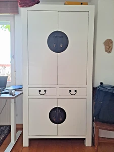chinesischer Massivholzschrank Kleider oder Akten Schrank weiß lackiert Schloss - Bild 1 von 11