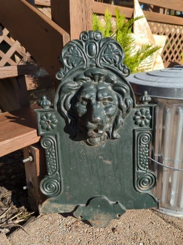 Cast Iron French Empire Style Lion Head Outdoor Garden Wall Water Fountain Green Cover