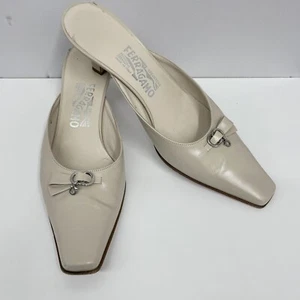 Vintage Salvatore Ferragamo Leather Mules Khaki Silver Metal Gancini Charm 7 1/2 - Picture 1 of 9