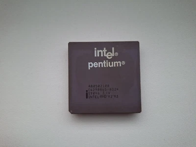 Intel Pentium 100 A80502100 SY046 3.1V rare mobile Pentium 100 vintage CPU GOLD - Image 1 of 4