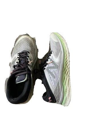 New Balance 1080s Womens Running/ Outdoor Shoes size 7 - Image 1 of 4