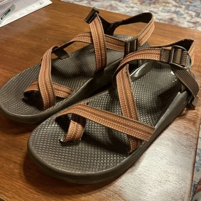Chaco Z2 Sandals Striped Straps Men's Size 11 Vibram Sole Outdoor Hiking Shoes - Image 1 of 4