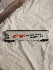 Vintage 1979 HO Scale AHM Kellogg's Covered Hopper Very Good Condition - Picture 1 of 5