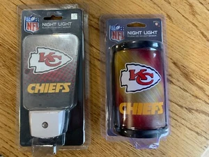 LUCE NOTTURNA - KANSAS CITY CAPIS - LED plug-in con sensore luce NUOVO! - Foto 1 di 6