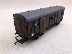 Wrenn W4324 OO Gauge BR CCT Utility Van S2380S Brown Repaint Boxed VGC - Picture 1 of 17