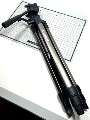 Canon Deluxe 200 Photo Video Tripod  Quick Shoe Elevator Type 3 Way 1 Pan Handle - Image 1 of 4