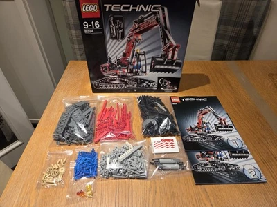 LEGO Technic Excavator 8294. 100% Complete With Box And Instructions. - Image 1 of 4