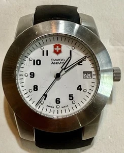Victorinox Swiss Army Peak Uhr Herren weißes Zifferblatt *nur für Teile* läuft nicht - Bild 1 von 10