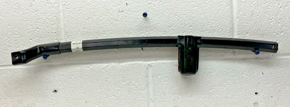 OEM GM RH Ventana delantera Canal trasero Guía de pista 337716 1973-91 GMC Jimmy (Bin91) Foto 1 de 4