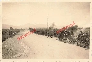 Rast deutsche Soldaten auf den Weg nach Nisch Serbien - Bild 1 von 2