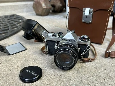 Asahi PENTAX ME Silver Body w/ smc pentax-m 50mm f/1.7  With Case & Flash - Image 1 of 4