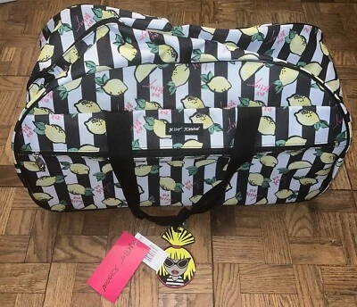 Nuevo con etiquetas Betsey Johnson Fresh Lemons Collection Ruedas Rolling Weekender Bolsa Etiqueta $160 Foto 1 de 4
