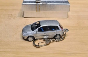 1/72 DIECAST MODEL CAR FORD FIESTA KEYCHAIN KEYRING Gift Pack 🎁 - Picture 1 of 6