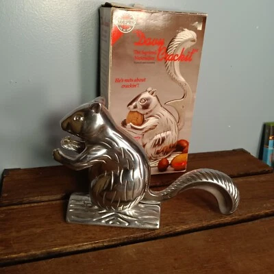 Vintage Norpro "Davy Crackit" Squirrel Nutcracker, Cast Aluminum, 5.5" Tall - Image 1 of 4
