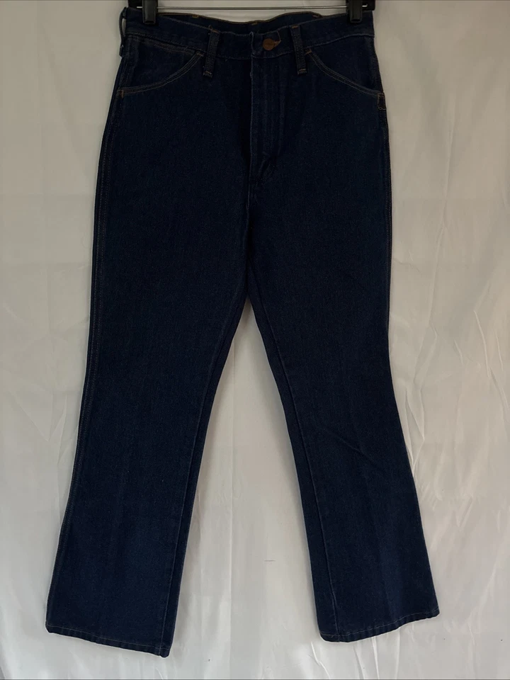 Jeans Wrangler Cowboy Cut 945DEN masculino 31x30 ajuste regular azul escuro denim EUA louco - Imagem 1 de 4