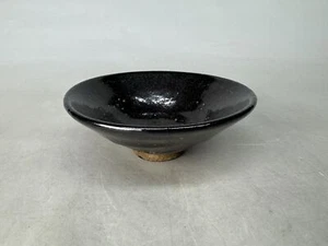Y8949 CHAWAN Raku-ware black flat bowl signed Japan antique tea ceremony pottery - Picture 1 of 10