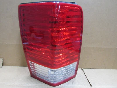 Conjunto de luz trasera izquierda conductor Chrysler Aspen 2007 2008 2009 OEM 55078047AH Foto 1 de 4