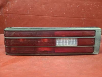 Luz trasera izquierda Ford Escort 1985 1986 1987 1988 L37081 lado conductor Foto 1 de 4