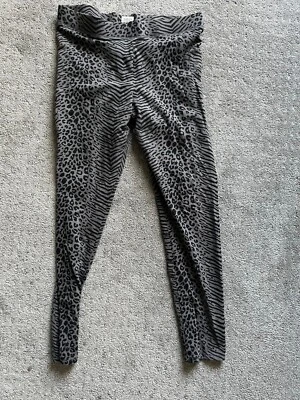 Leggings de yoga ROSK by VICTORIA'S SECRET elásticos grises con estampado de animales grandes para mujer Foto 1 de 4