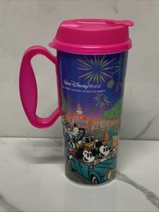 Taza de recarga reutilizable Walt Disney World Resort 2024 Mickey & Friends rosa - Imagen 1 de 7