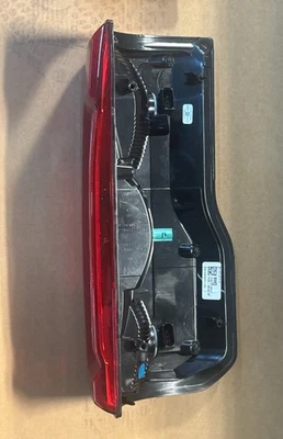 Nueva luz trasera lateral derecha de despegue para Ford F250 F350 Super Duty '23-'26 OEM Foto 1 de 4