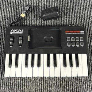 Akai SynthStation 25 iPad MIDI Portable Keyboard Controller Synth Station Tested - Picture 1 of 8