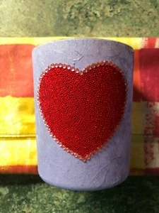 Candelabro de vidrio púrpura decoupage con corazón de cuentas rojas - vela incluida - Imagen 1 de 8